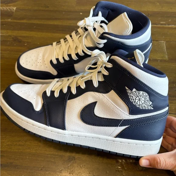 Nike Air Jordan 1 Mid Obsidian Blue Lace Up Sneakers Men’s 10 1/2 Basketball